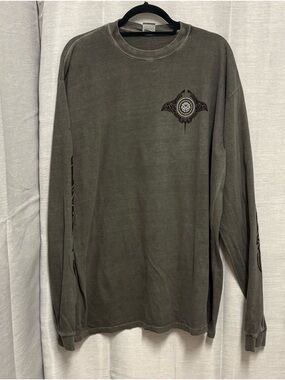 NWT Hawaii Crater Dyed Long-Sleeve Crew Neck Graphic Tribal Tee Charcoal Sz XL